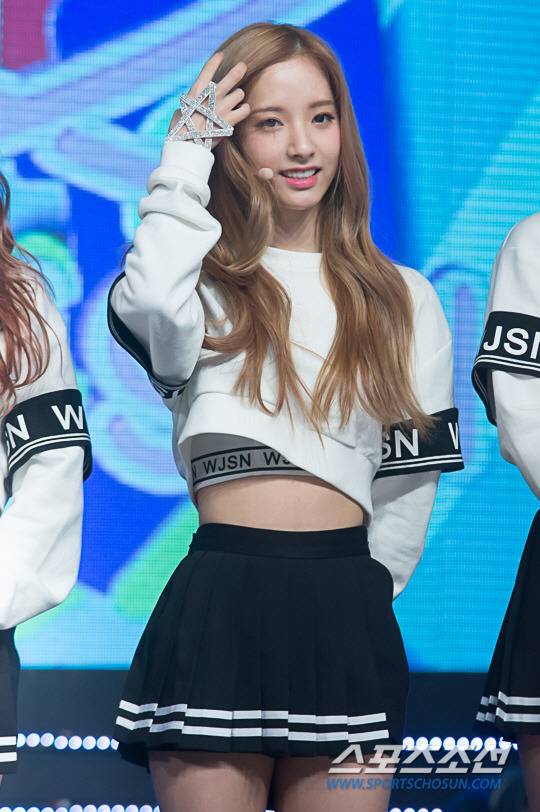 우주소녀 보나.jpg.gif | 인스티즈