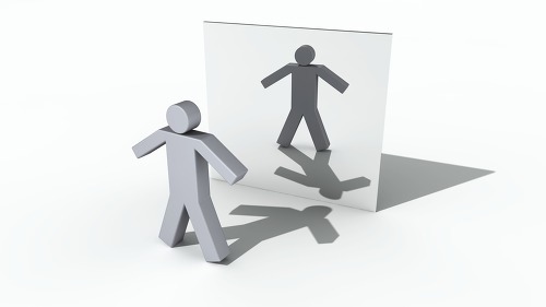 딱 한번 다른사람이 돼서 내 실제 얼굴을 볼 수 있는 기회가 주어진다면? | 인스티즈