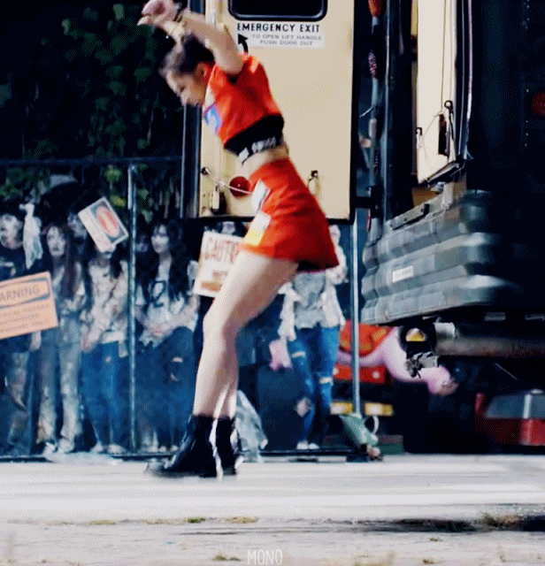 물건을 자꾸 떨어뜨리는 걸그룹 멤버 | 인스티즈