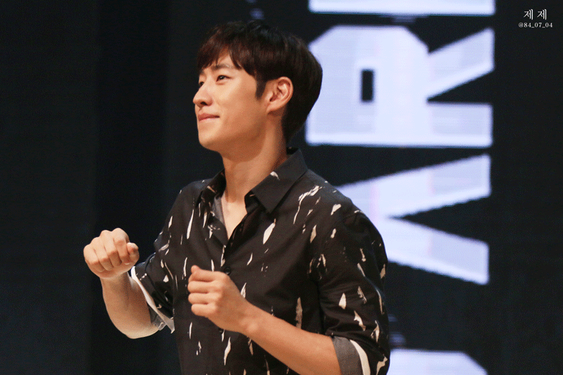 샤샤샤를 각자 스타일대로 소화하는 남자 연예인들 (남자는 자고로 애교죠) | 인스티즈