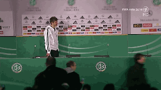 ???: 난 저런 얼굴도 모르는 볼보이와 함께할 수 없다 | 인스티즈