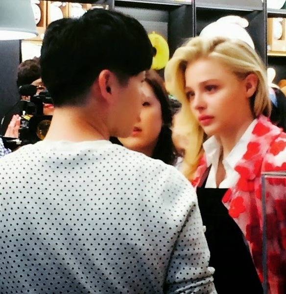 한국 올때마다 잘어울린다고 난리나는 이유.....ㄷㄷㄷ.JPG | 인스티즈