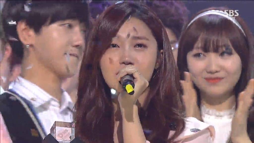 어제자 인기가요에서 일어난 레이양급 민폐.jpg | 인스티즈