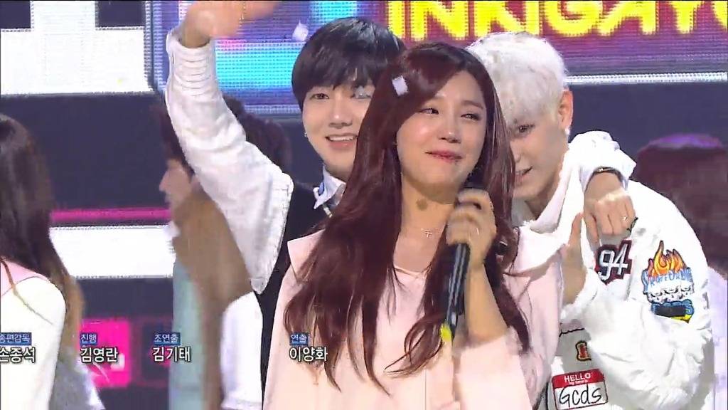 어제자 인기가요에서 일어난 레이양급 민폐.jpg | 인스티즈