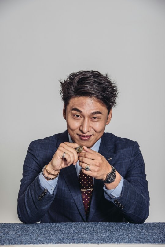 신세계 감독이 준비하고 있는 작품 | 인스티즈