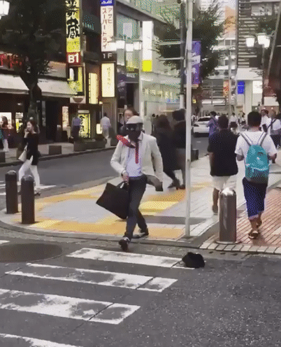 일본 거리의 퍼포먼스.gif | 인스티즈