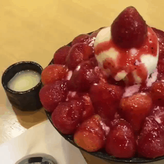 딸기 빙수.gif | 인스티즈