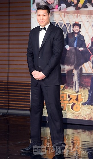 어서오고가 아니라 기럭지 개쩌는 연예인 ㄷㄷ | 인스티즈