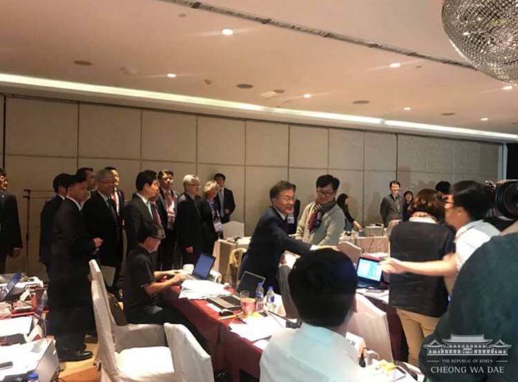 대통령이 기자실 와서 순방 성과 설명함 | 인스티즈