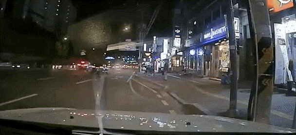 인도 위를 달리는.gif | 인스티즈