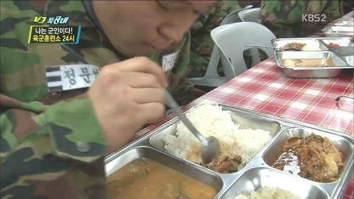 밥 먹을 때는 무척 맛있어서 엄마 생각도 안 납니다 | 인스티즈