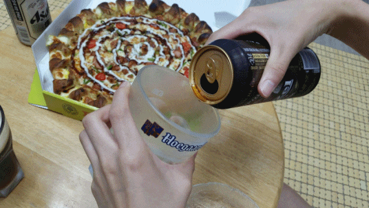 최고의 조합! 피자+맥주=피맥 gifjpg | 인스티즈
