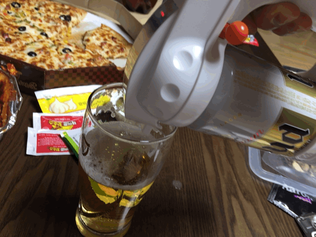 최고의 조합! 피자+맥주=피맥 gifjpg | 인스티즈