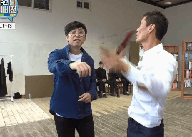 생방송도중 PD 폭행.gif | 인스티즈