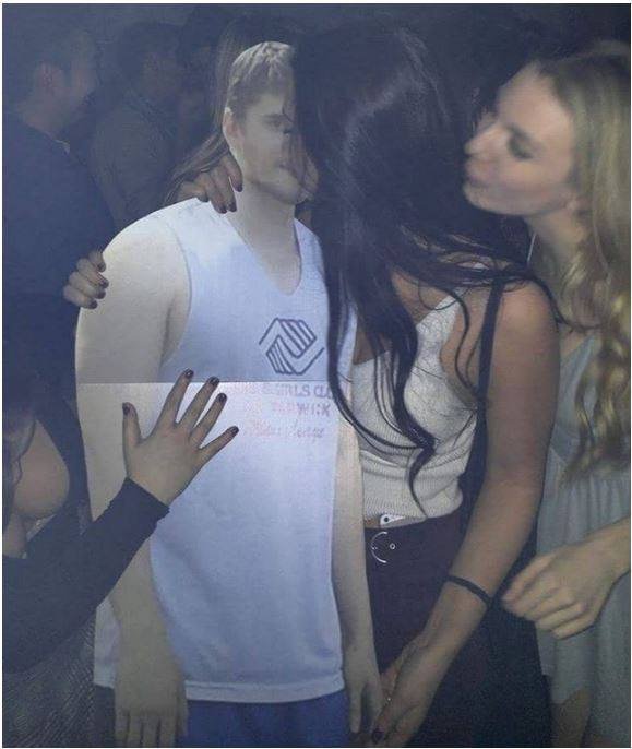 단체 여행에 못간 친구.jpg | 인스티즈