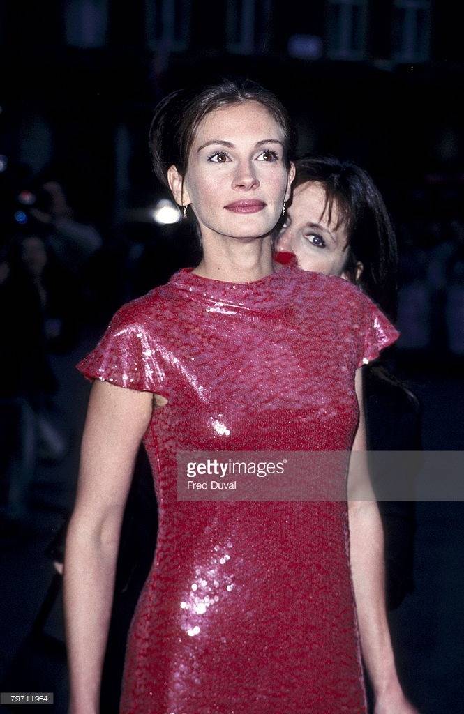 리즈시절 겨드랑이 제모 안하고 등장해 화제였던 줄리아 로버츠.JPG | 인스티즈