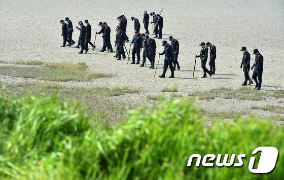 하반신 시체 발견된 안산 방조제 현장.jpg | 인스티즈