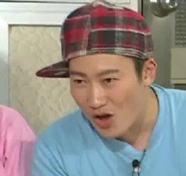 재채기하는 유진 | 인스티즈