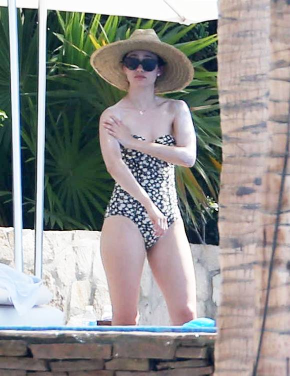 에미 로섬 | 인스티즈