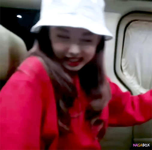 윙크하는 나연이 | 인스티즈