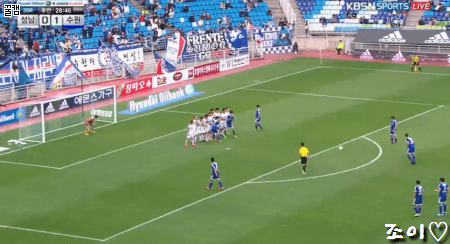 오늘자 권창훈 | 인스티즈