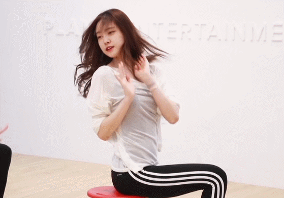섹시 안무연습하는 나은이.gif | 인스티즈