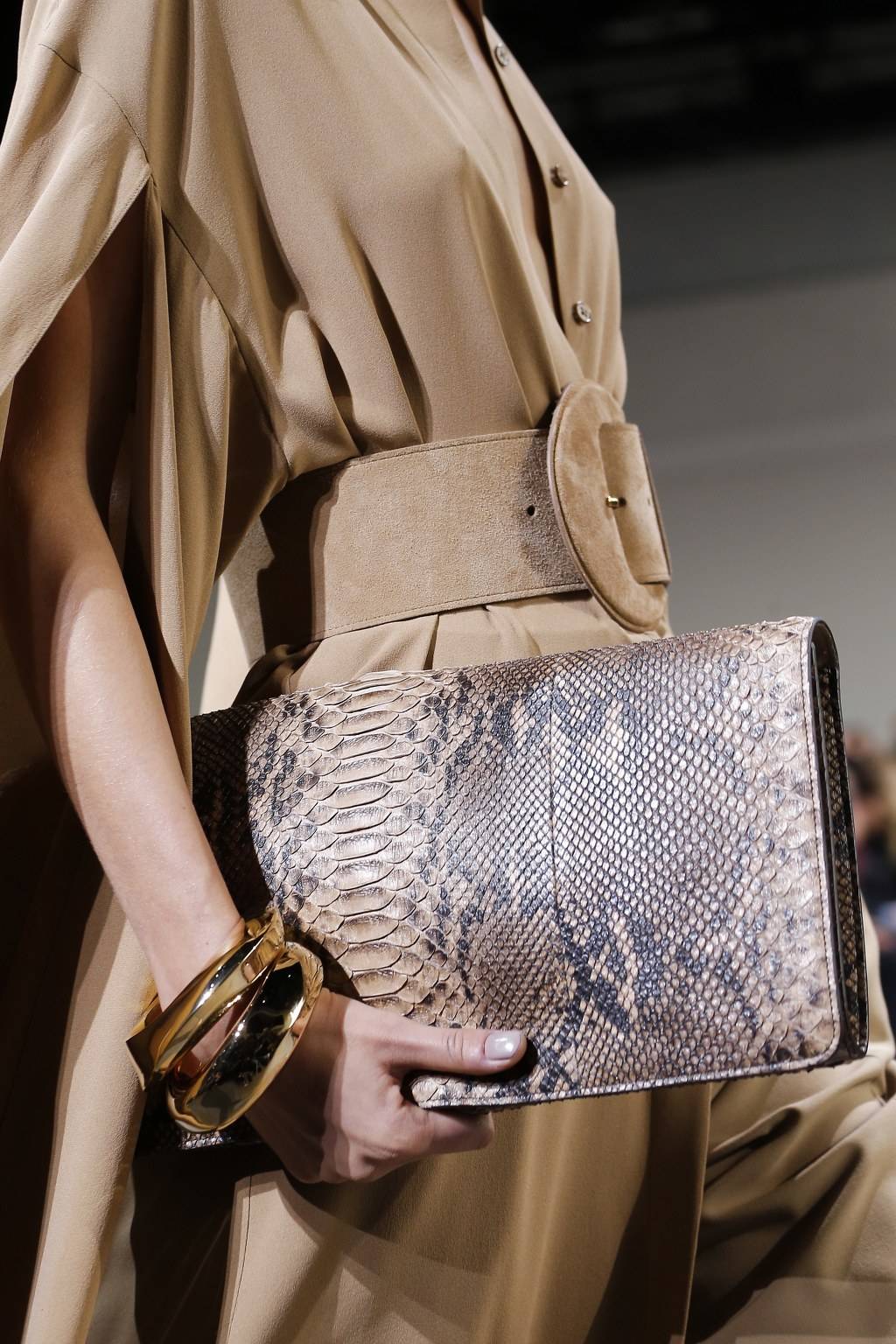 마이클 코어스 2017.18 가을/겨울 신상 슈즈 & 백 | 인스티즈