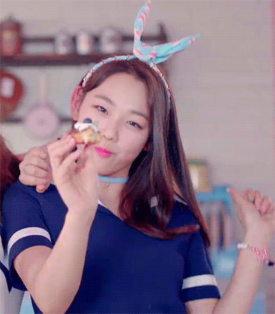 데뷔목표가 식신로드라는 그녀의 먹부림 | 인스티즈