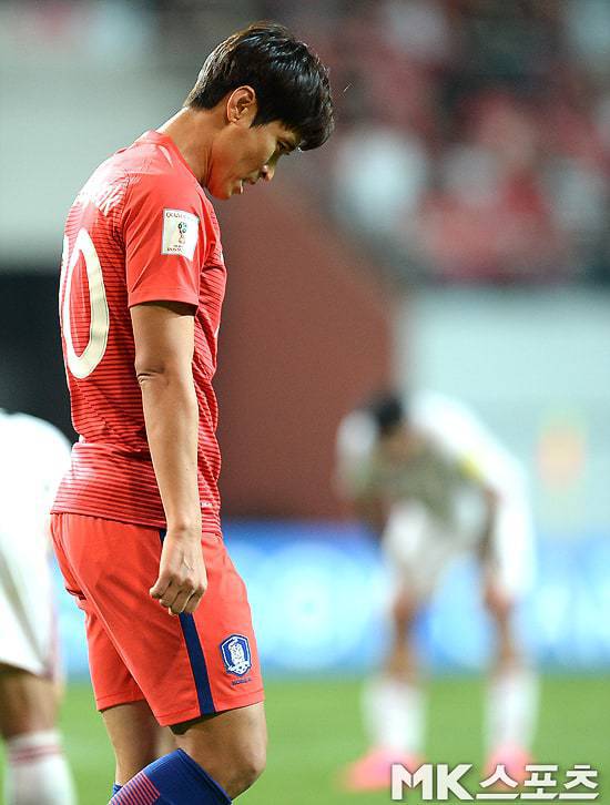 경기 후 동국이형 뒷모습 | 인스티즈