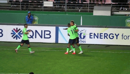 경기도중 선수들이 직접 감독,코칭스탶한테 전술좀 바꿔달라는 팀.gif | 인스티즈