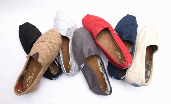 여름에 슬슬 보이는 신발 | 인스티즈