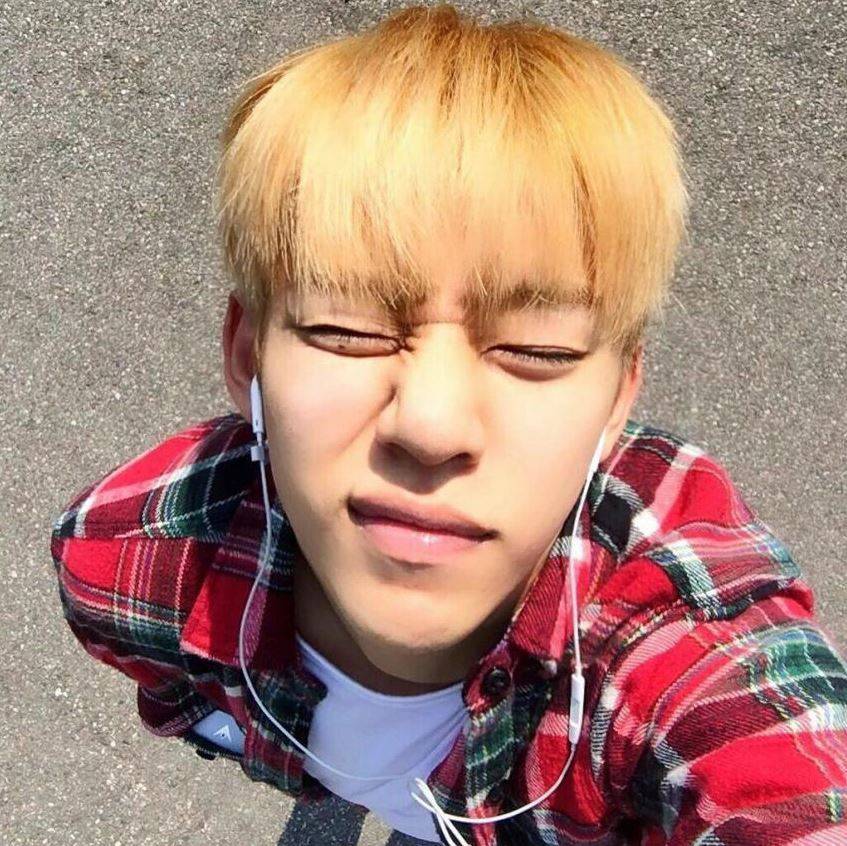 남자 아이돌 간접광고.jpg | 인스티즈