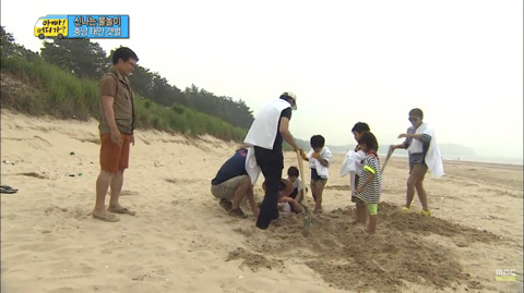 [아빠어디가?] 삼촌들이 이종혁씨 괴롭히는게 싫은 10준수(feat.수박껍질).jpg | 인스티즈