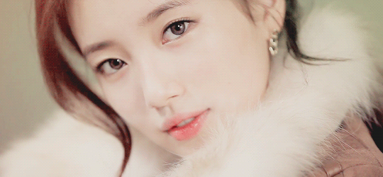 수지는 그냥 아무 사진이나 올려도 다 이쁘네 | 인스티즈