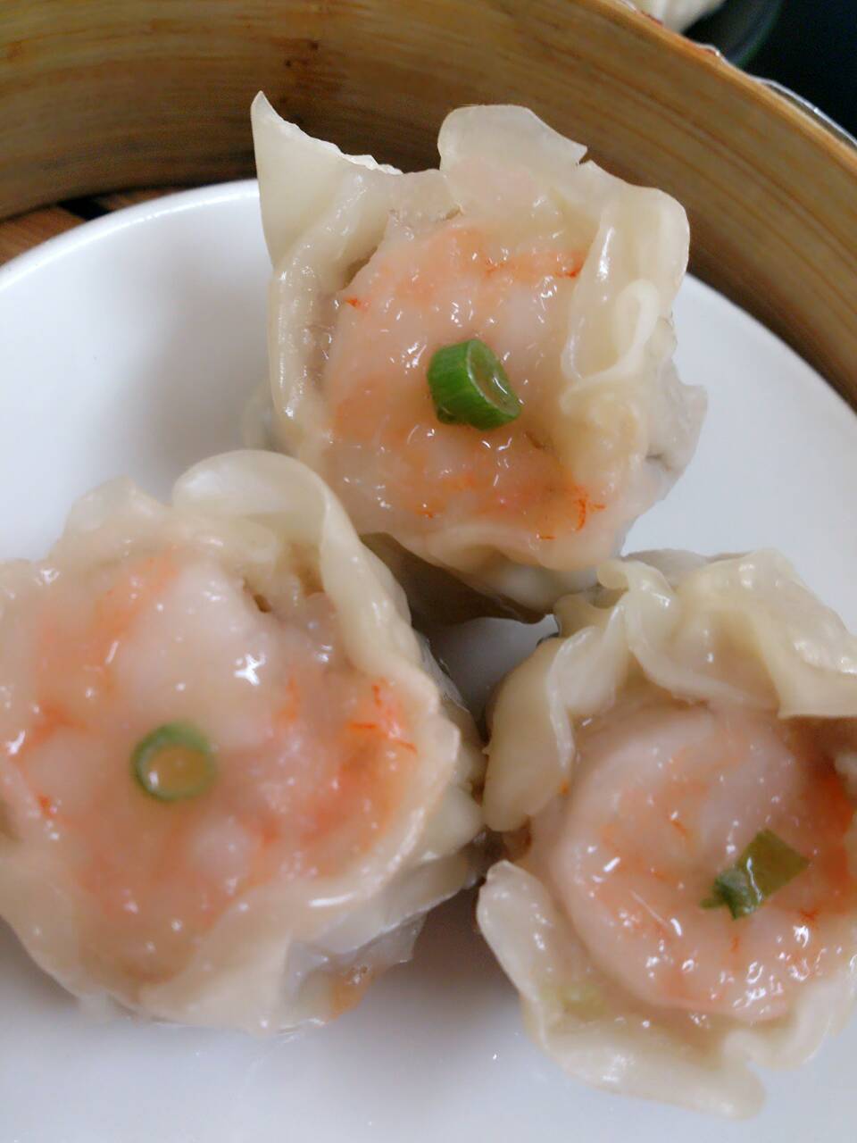 한 번 먹으면 끊임없이 들어가는 새우 샤오마이 | 인스티즈