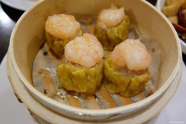 한 번 먹으면 끊임없이 들어가는 새우 샤오마이 | 인스티즈