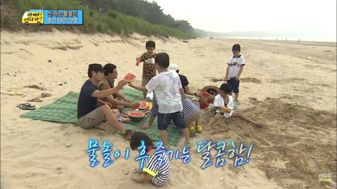 [아빠어디가?] 삼촌들이 이종혁씨 괴롭히는게 싫은 10준수(feat.수박껍질).jpg | 인스티즈