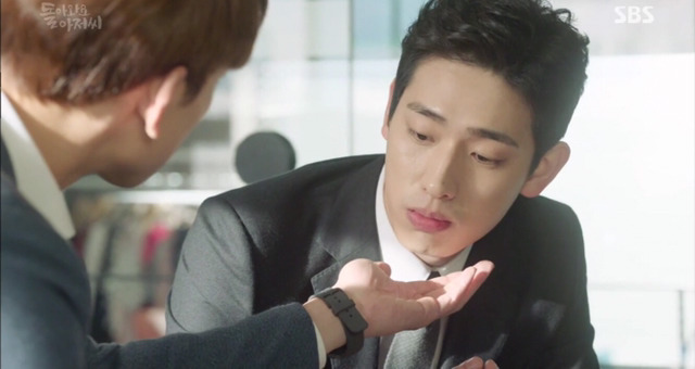 [돌아와요아저씨] 입안에 있던 김밥도 나눠먹는 사이 | 인스티즈