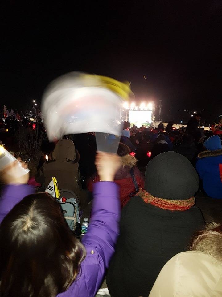 광화문 앞쪽으로 옮겼습니다 | 인스티즈