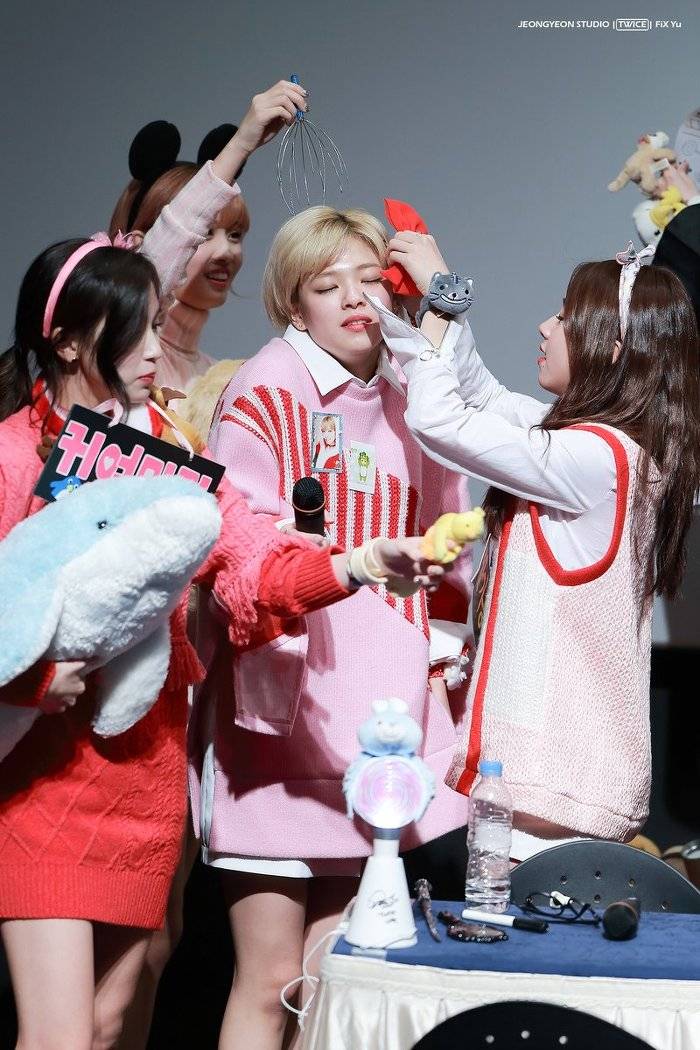 잠실 팬싸 모모 (feat. 정연) | 인스티즈