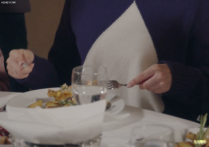 스테이크 써는 사나 | 인스티즈