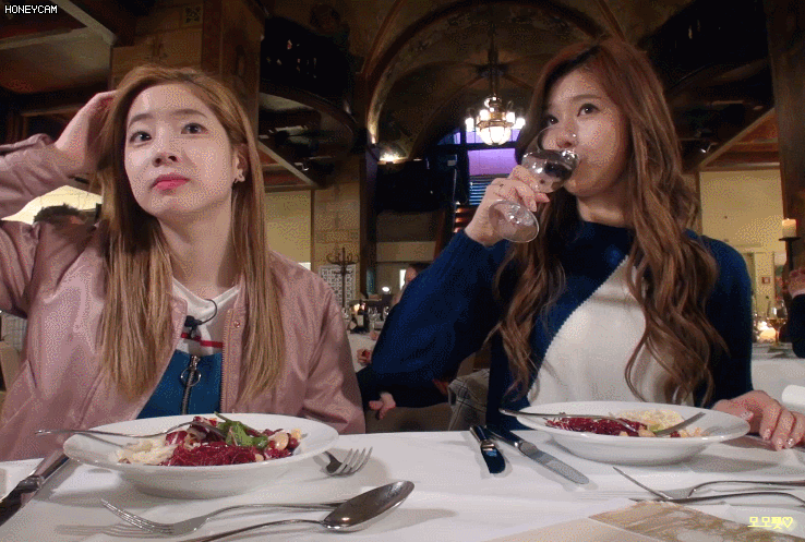 스테이크 써는 사나 | 인스티즈