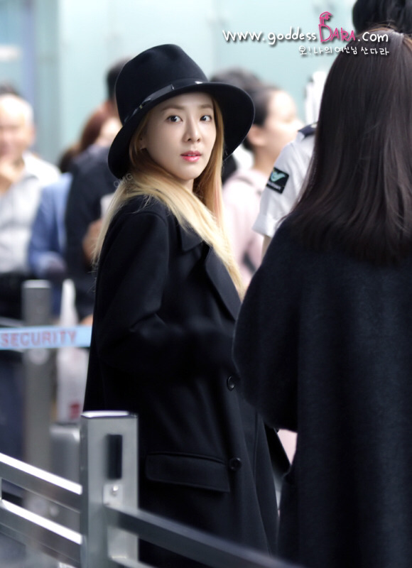 어제 이태리 밀라노에서 입국하자마자, 오늘 새벽 필리핀 가는 산다라 | 인스티즈