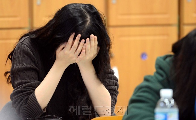 수능망해서 엄마한테 뺨 맞은 재수생 | 인스티즈