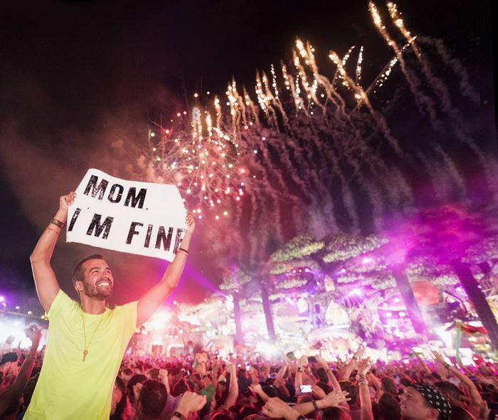 전 세계를 여행하며 엄마에게 안부를 보낸 남자 | 인스티즈