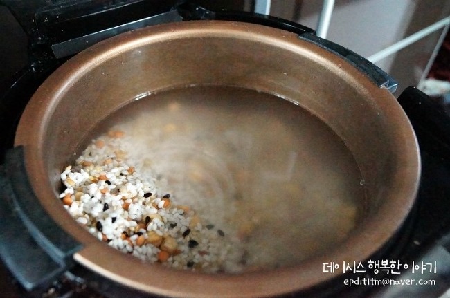 탱글탱글 고소한 새우가 씹히는 현미 새우 라이스전 만들기 | 인스티즈