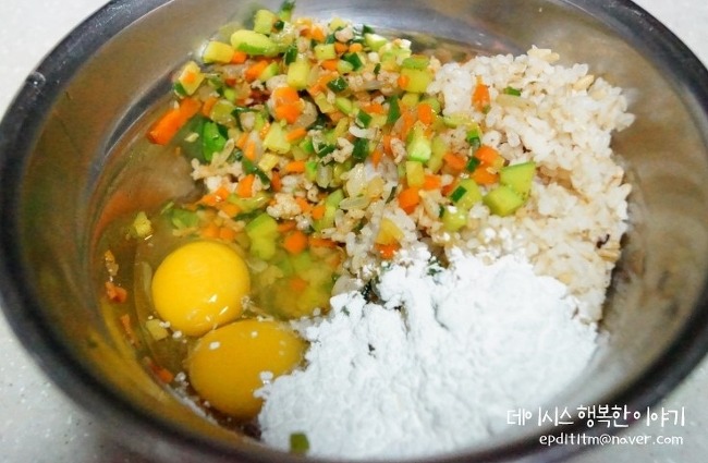 탱글탱글 고소한 새우가 씹히는 현미 새우 라이스전 만들기 | 인스티즈