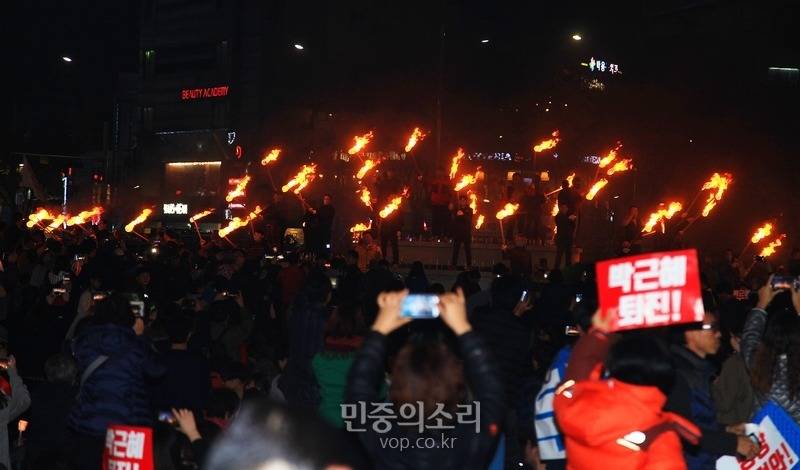 이제 국민들이 탄핵안 통과를 위해 해야하는 유일한 일 | 인스티즈