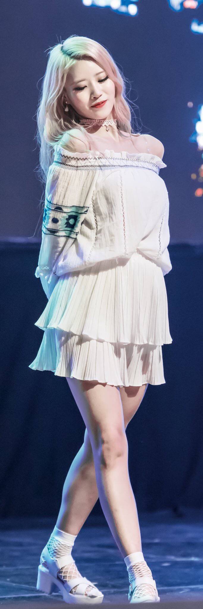 [러블리즈] 가족여행을 가려는데 느닷없이 비가 내리기 시작해서 미주 | 인스티즈