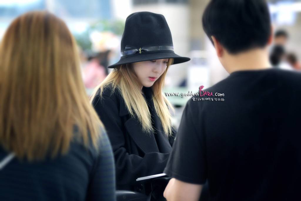 어제 이태리 밀라노에서 입국하자마자, 오늘 새벽 필리핀 가는 산다라 | 인스티즈